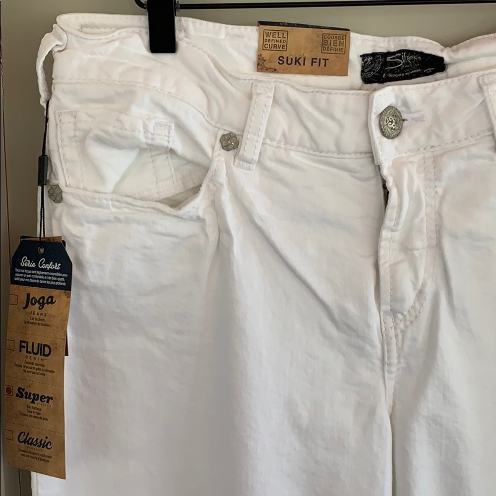 White cropped jeans